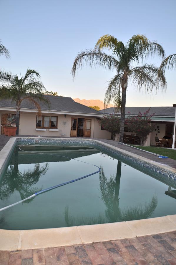 Clan Court Guesthouse Clanwilliam Bagian luar foto